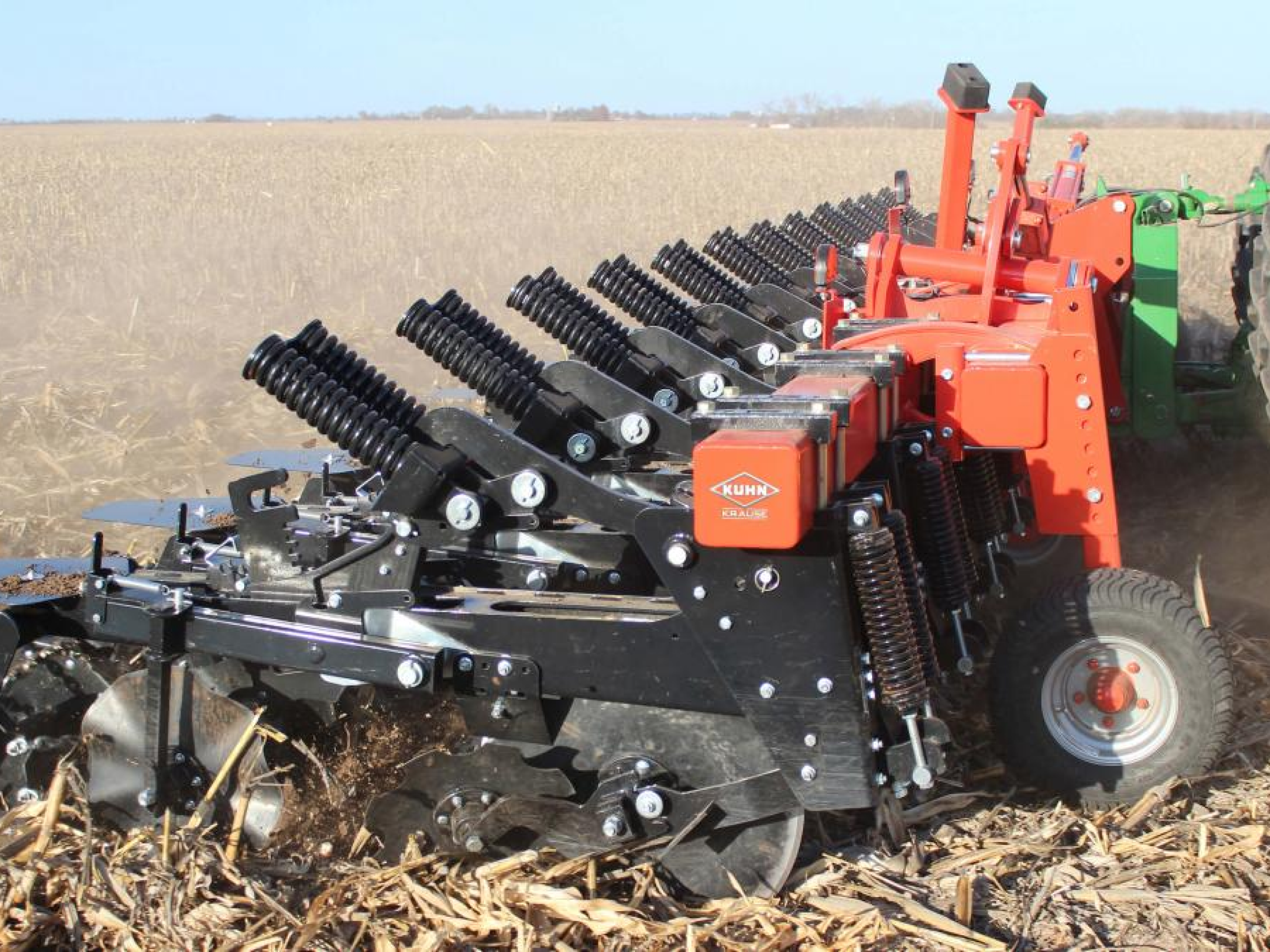 KUHN Krause Gladiator - сучасний агрегат для strip-till.